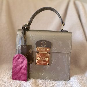 Louis Vuitton Vernis Epi Monogram Spring
Street Champagne Metallise